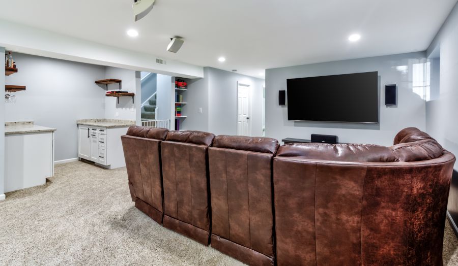 Old Irving Basement With Bathroom